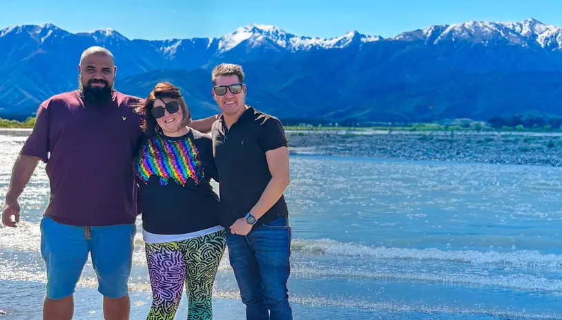 Alun, Chris a Kiri yn Seland Newydd thumbnail