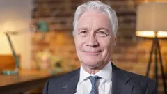 Secrets of the Royal Palaces