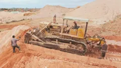 Outback Opal Hunters