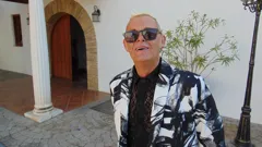 Bargain-Loving Brits in the Sun