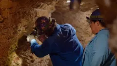 Gem Hunters Down Under