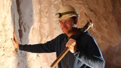 Outback Opal Hunters