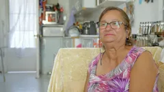 Bargain-Loving Brits in the Sun