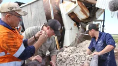 Outback Opal Hunters