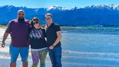 Alun, Chris a Kiri yn Seland Newydd