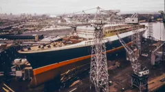 **Visually Signed** The QE2