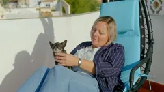 Bargain-Loving Brits in the Sun