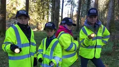 Dewi a'r Ditectifs Gwyllt