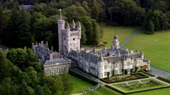 Secrets of the Royal Palaces