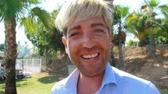 Bargain-Loving Brits in the Sun