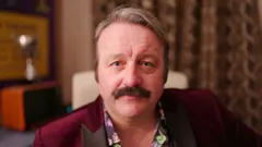 Mike Bubbins - Un Mewn Miliwn