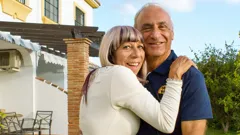 Bargain-Loving Brits in the Sun