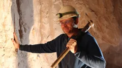 Outback Opal Hunters