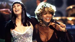 Tina v Cher!